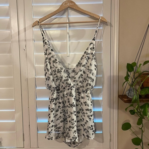 DONATING 03-15 AUDREY‎ 3+1 Floral Surplice thin strap short elastic waist Romper